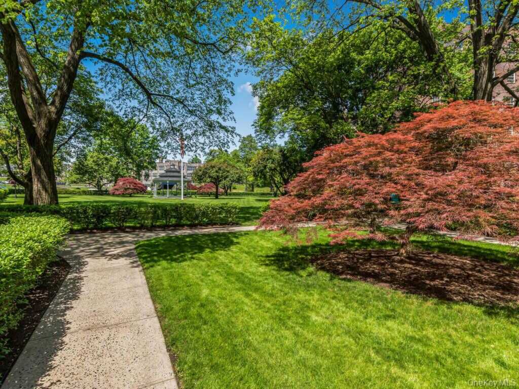 230 Pelham Road, Unit #2H, New Rochelle, NY 10805 - Photo 22 of 27