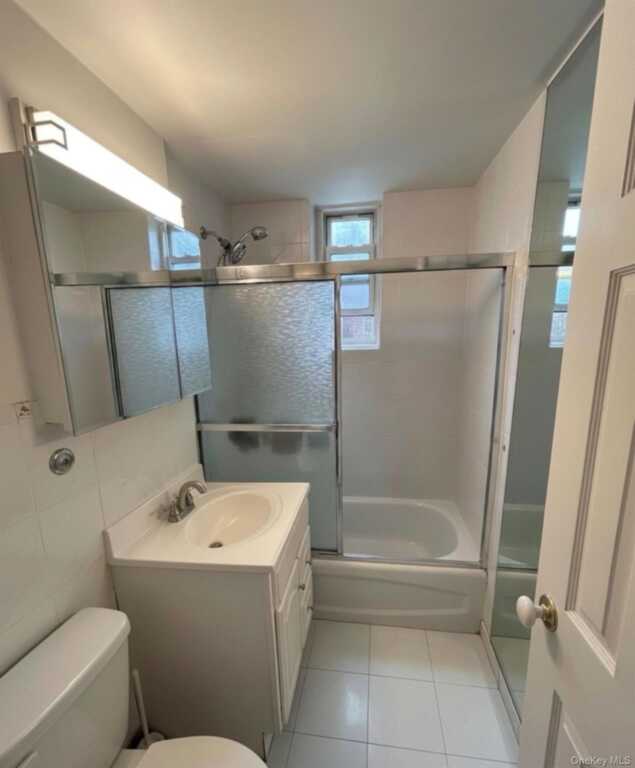 230 Pelham Road, Unit #2H, New Rochelle, NY 10805 - Photo 7 of 27