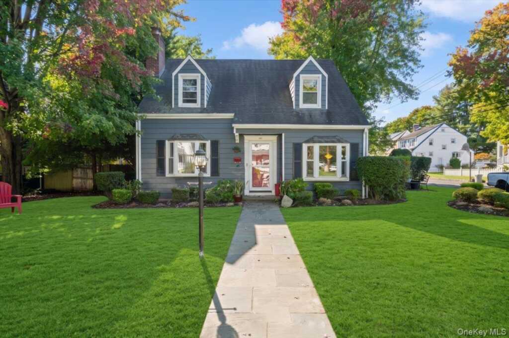 46 Robins Road, New Rochelle, NY 10801 - Photo 1 of 23