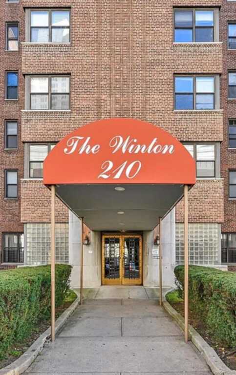 210 Martine Avenue, Unit #4M, White Plains, NY 10601