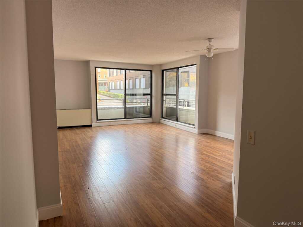 10 Cottage Place, Unit #2E, White Plains, NY 10601 - Photo 4 of 22