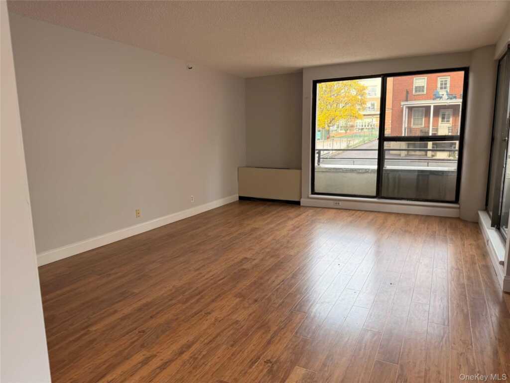 10 Cottage Place, Unit #2E, White Plains, NY 10601 - Photo 5 of 22