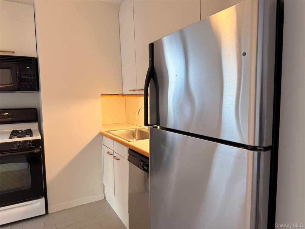 10 Cottage Place, Unit #2E, White Plains, NY 10601 - Photo 7 of 22