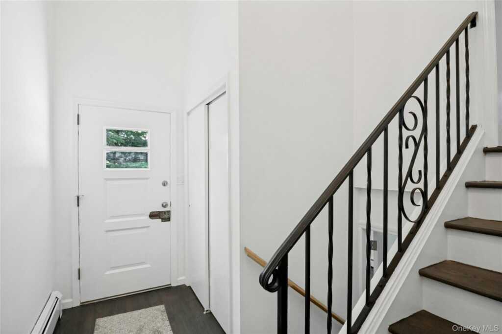 187 Old Mamaroneck Road, White Plains, NY 10605 - Photo 3 of 34