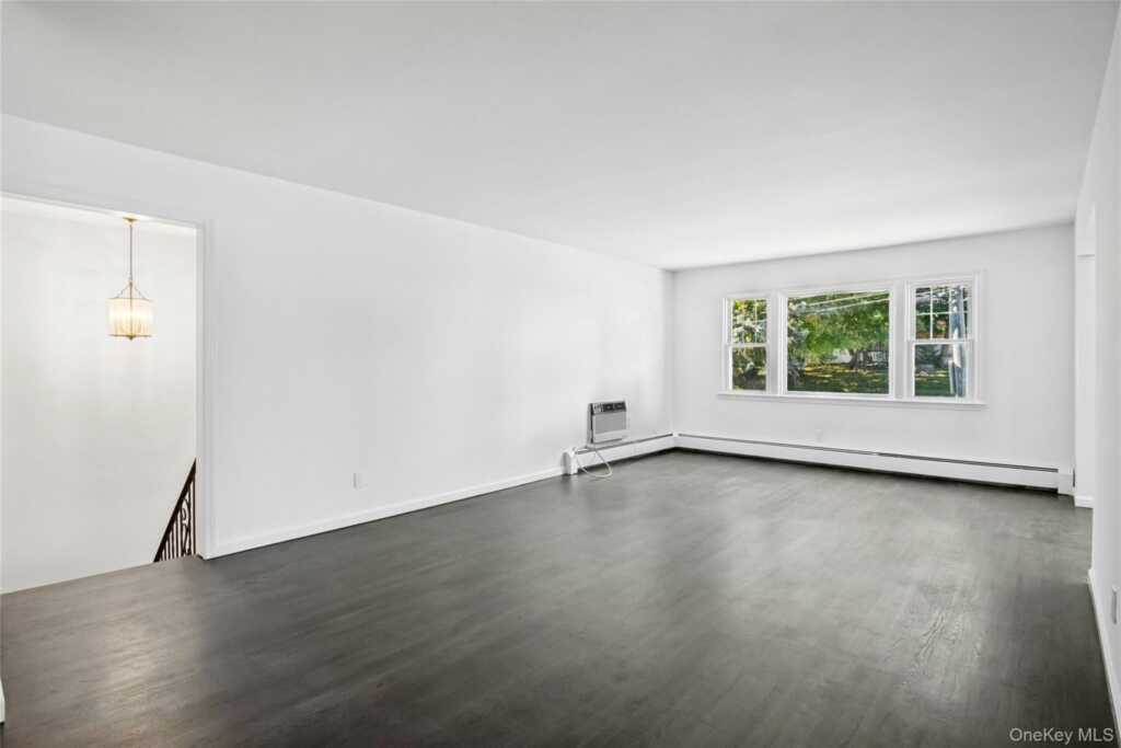 187 Old Mamaroneck Road, White Plains, NY 10605 - Photo 5 of 34