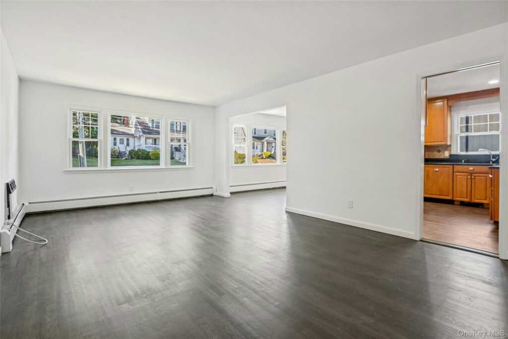 187 Old Mamaroneck Road, White Plains, NY 10605 - Photo 7 of 34