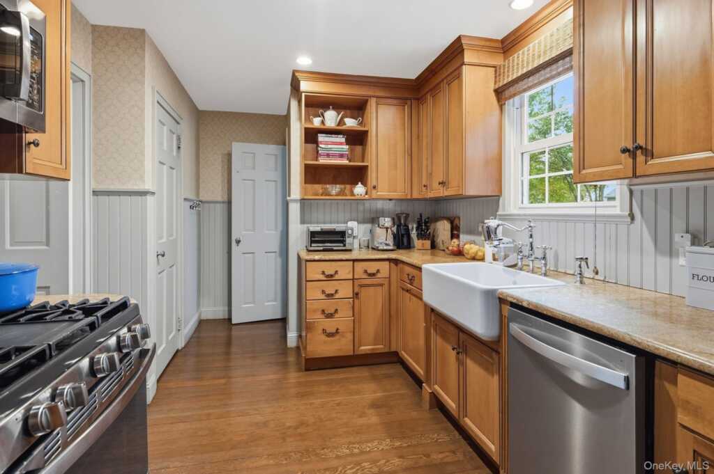 52 Tamarack Road, Rye, NY 10573 - Photo 14 of 49