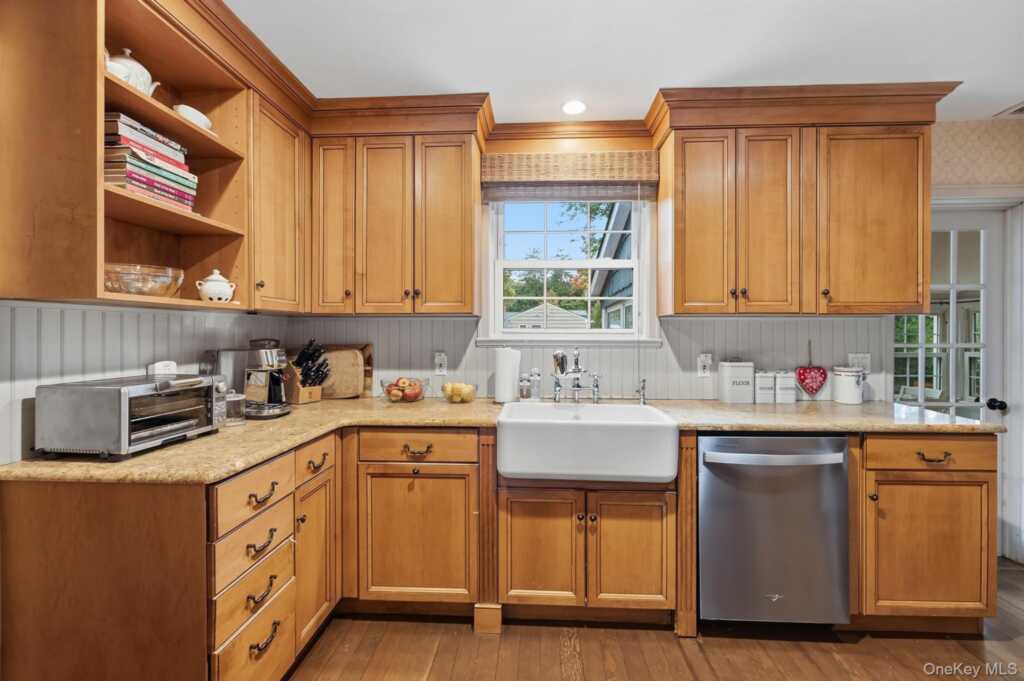 52 Tamarack Road, Rye, NY 10573 - Photo 16 of 49