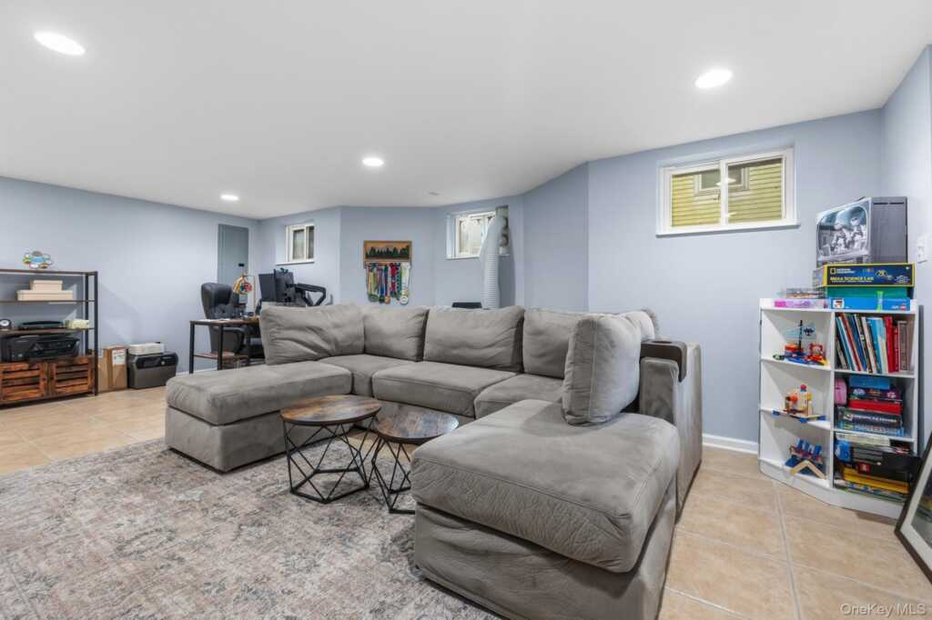 52 Tamarack Road, Rye, NY 10573 - Photo 33 of 49