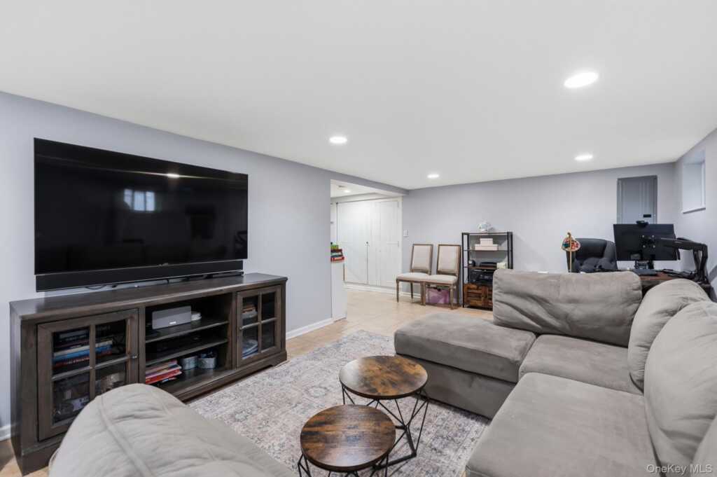 52 Tamarack Road, Rye, NY 10573 - Photo 34 of 49