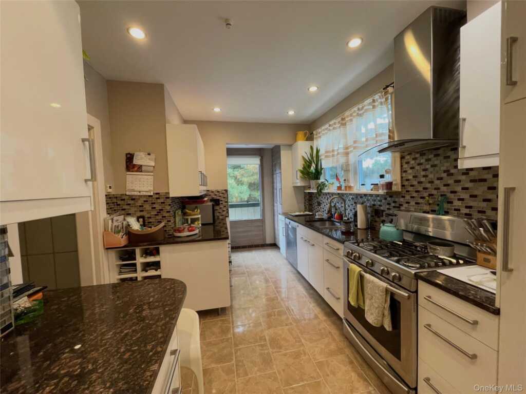 42 Park Avenue, Rye, NY 10573 - Photo 4 of 16