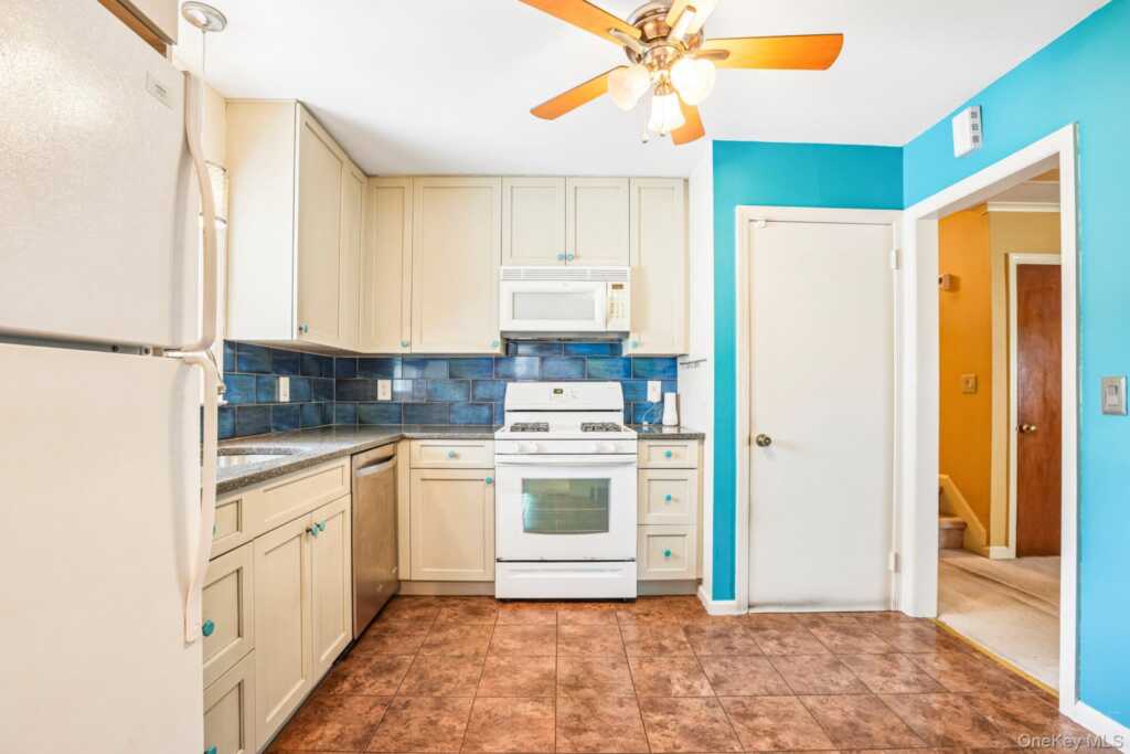 7 Albro Lane, White Plains, NY 10603 - Photo 21 of 49