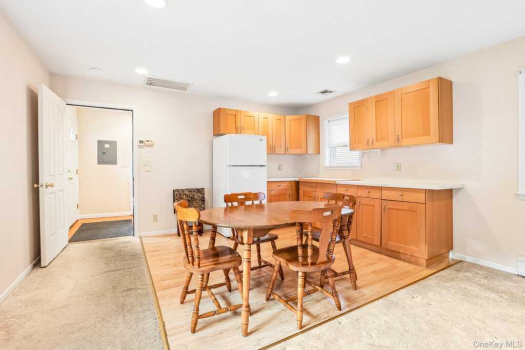 7 Albro Lane, White Plains, NY 10603 - Photo 38 of 49