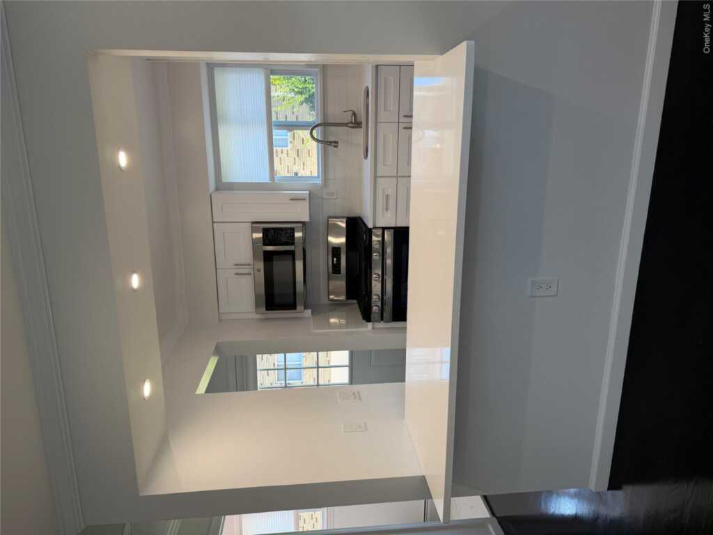 14 Central Drive, Unit #1, Nanuet, NY 10954 - Photo 5 of 22