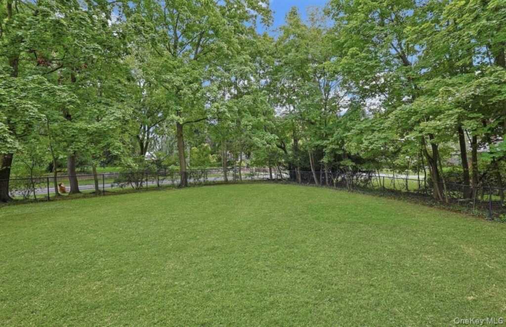 50 Forest Circle, New Rochelle, NY 10804 - Photo 24 of 24