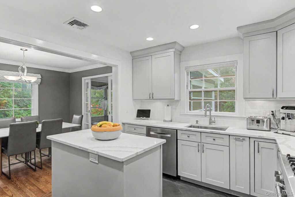 30 Woodland Drive, Rye, NY 10573 - Photo 13 of 45