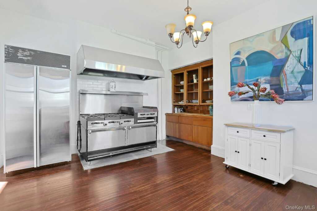 43 Broadview Avenue, New Rochelle, NY 10804 - Photo 16 of 44