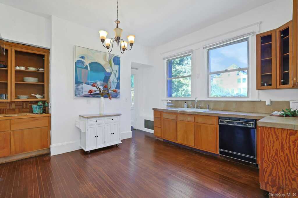 43 Broadview Avenue, New Rochelle, NY 10804 - Photo 18 of 44