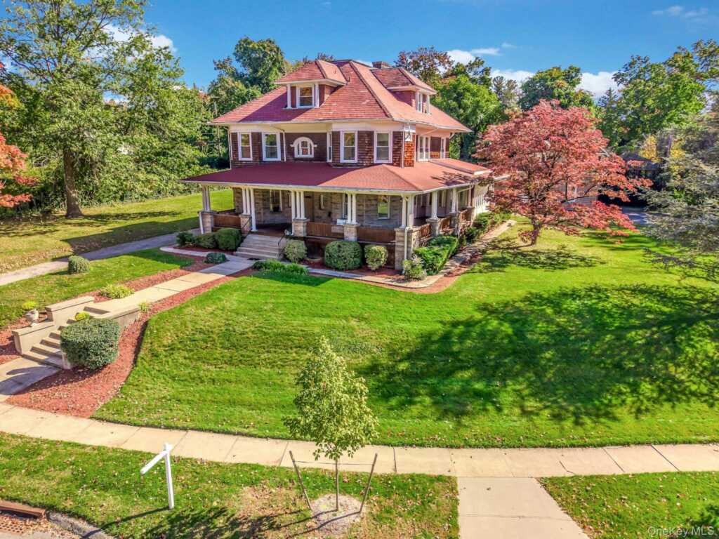 43 Broadview Avenue, New Rochelle, NY 10804 - Photo 2 of 44