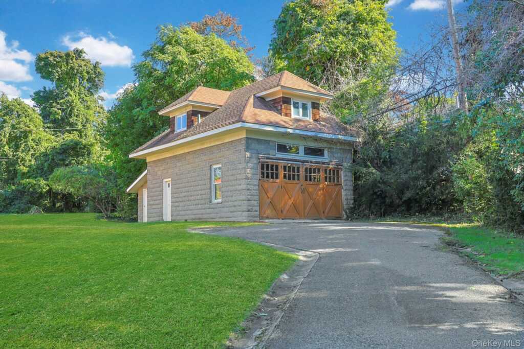 43 Broadview Avenue, New Rochelle, NY 10804 - Photo 35 of 44