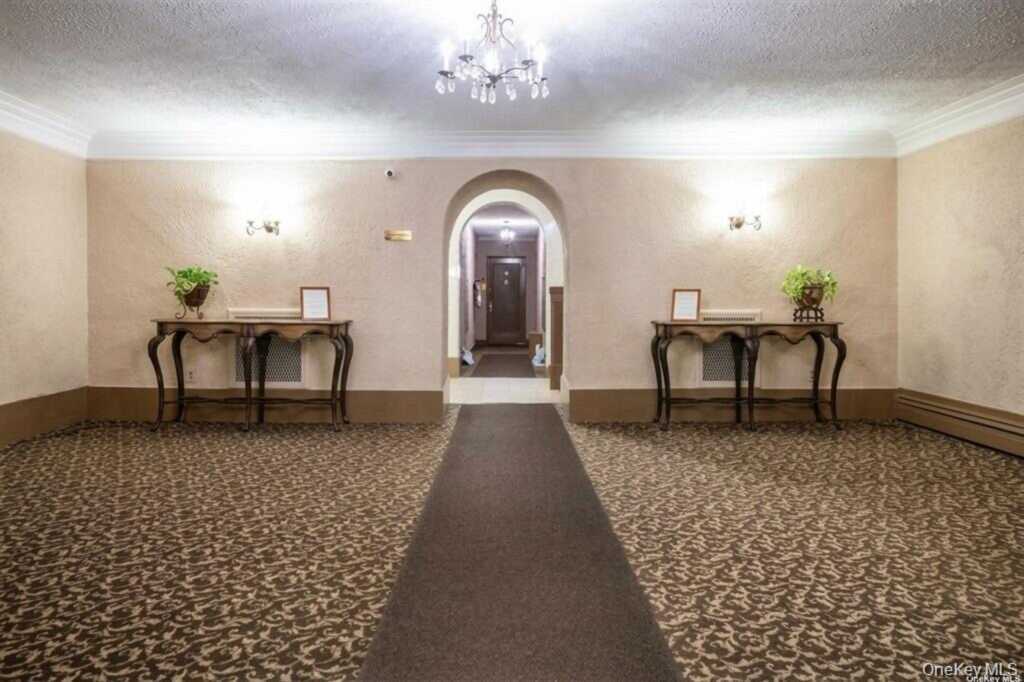 30 Windsor Terrace, Unit #3E, White Plains, NY 10604 - Photo 2 of 9