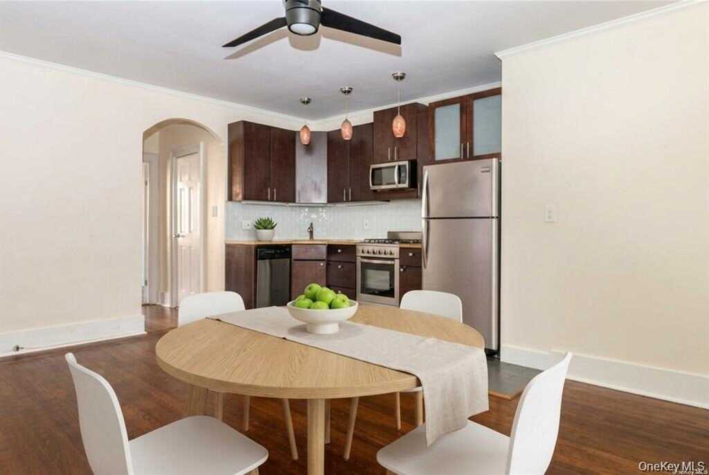 30 Windsor Terrace, Unit #3E, White Plains, NY 10604 - Photo 3 of 9