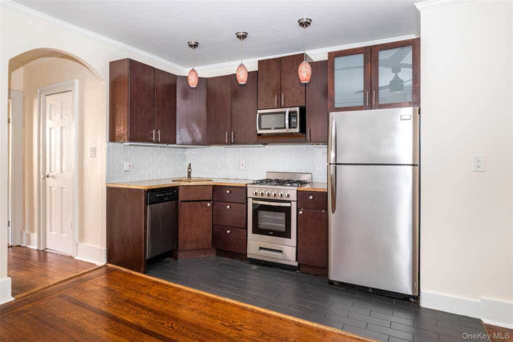 30 Windsor Terrace, Unit #3E, White Plains, NY 10604 - Photo 5 of 9
