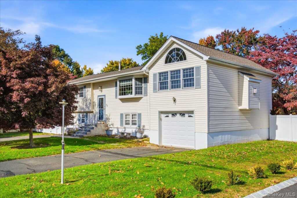 32 Gilmore Drive, Stony Point, NY 10980 - Photo 2 of 44