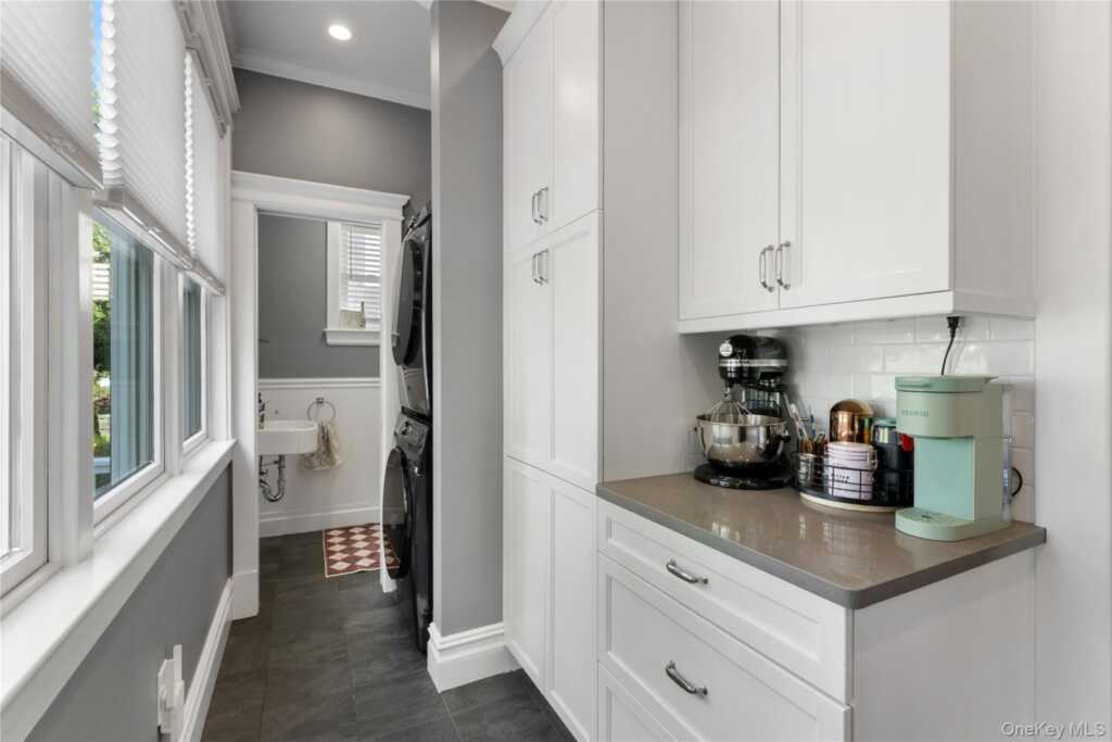 115 Coligni Avenue, New Rochelle, NY 10801 - Photo 18 of 36