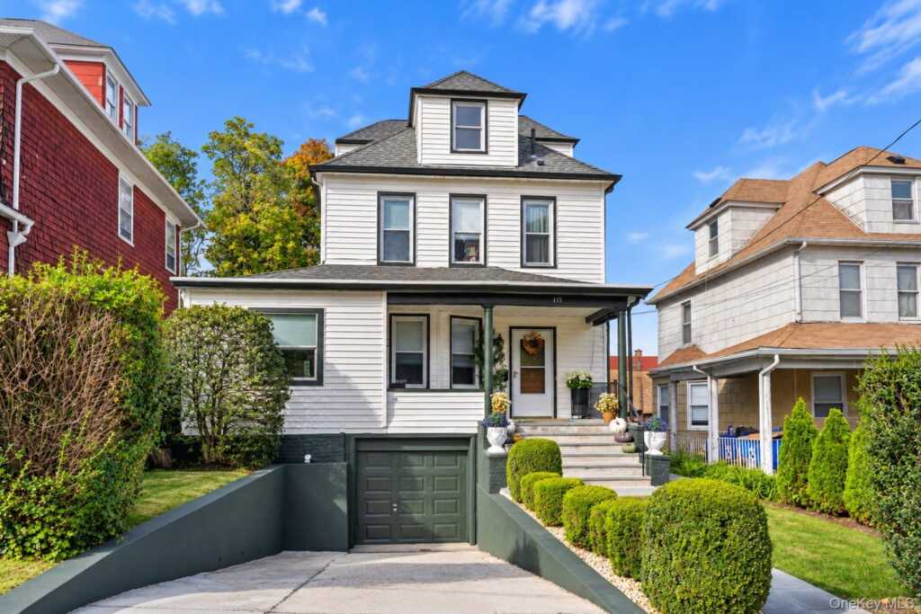 115 Coligni Avenue, New Rochelle, NY 10801 - Photo 3 of 36