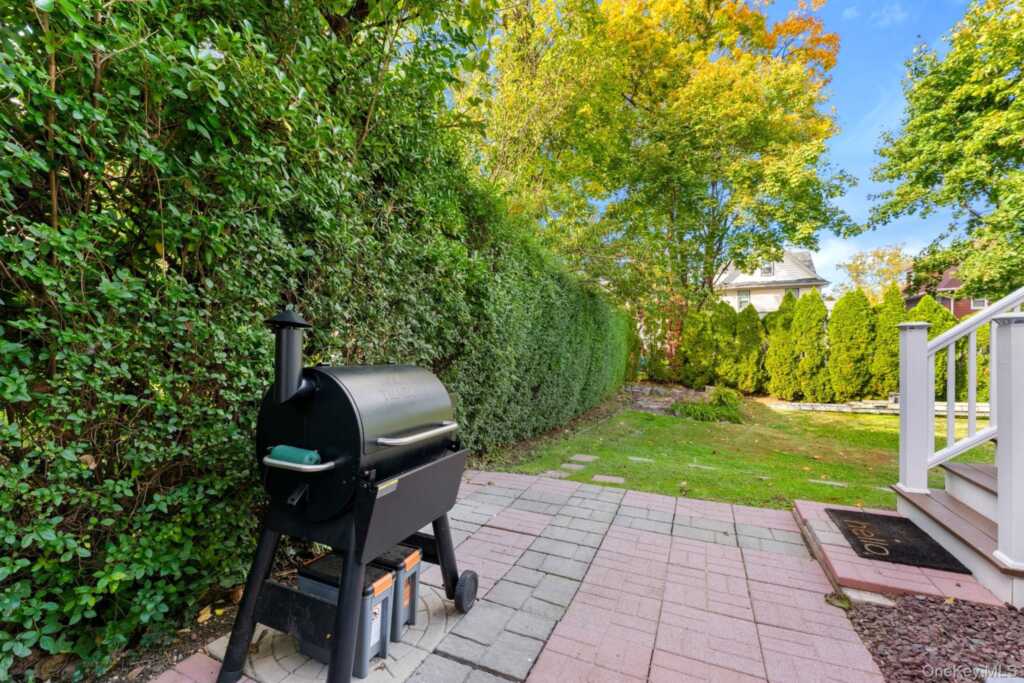 115 Coligni Avenue, New Rochelle, NY 10801 - Photo 33 of 36