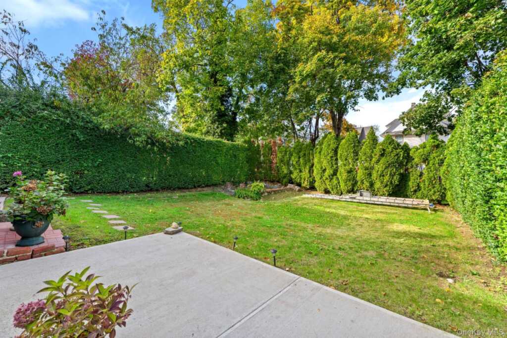 115 Coligni Avenue, New Rochelle, NY 10801 - Photo 34 of 36