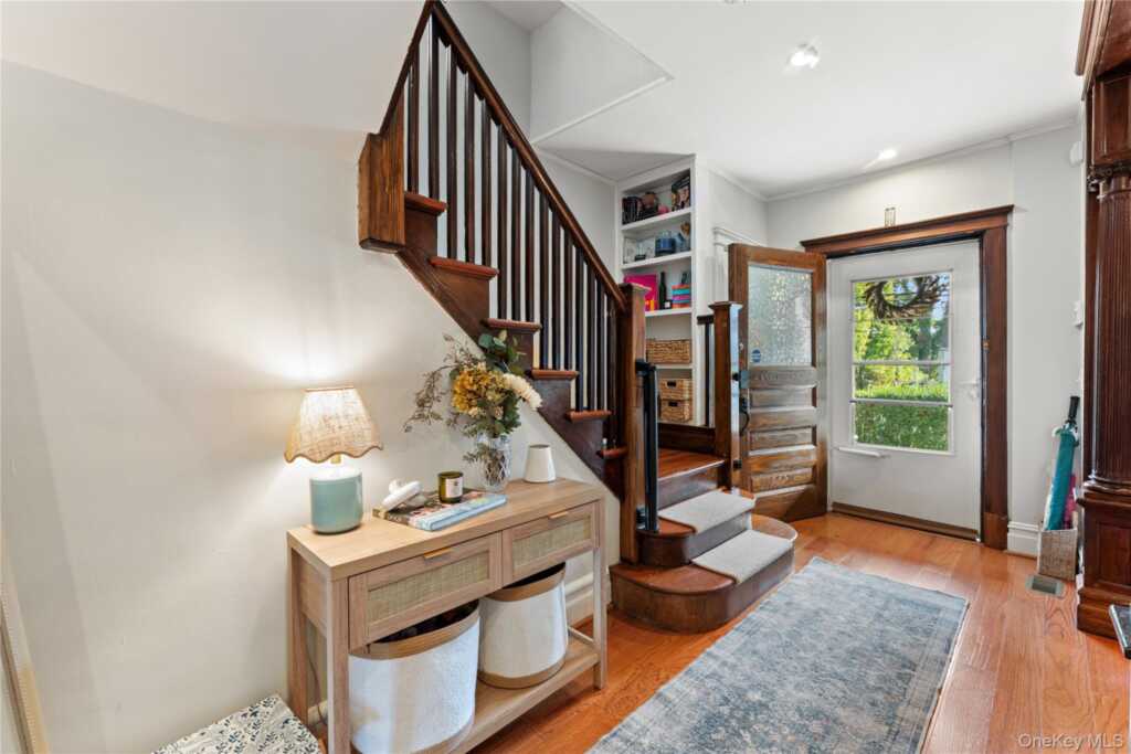 115 Coligni Avenue, New Rochelle, NY 10801 - Photo 6 of 36