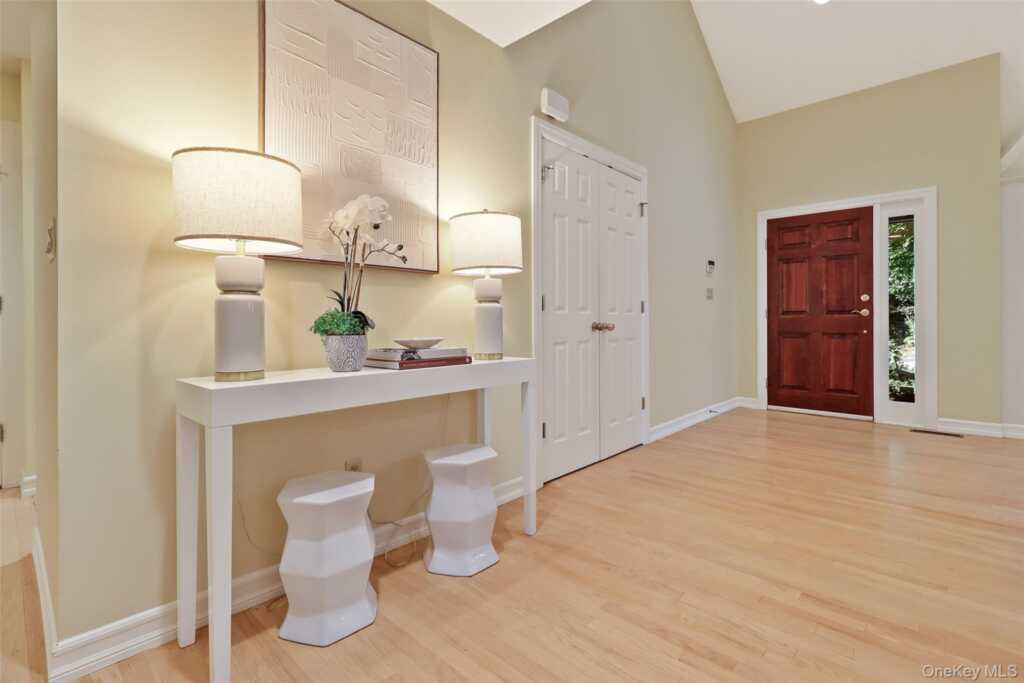5 Hidden Pond Drive, Rye, NY 10573 - Photo 10 of 43