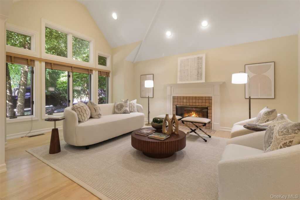 5 Hidden Pond Drive, Rye, NY 10573 - Photo 4 of 43