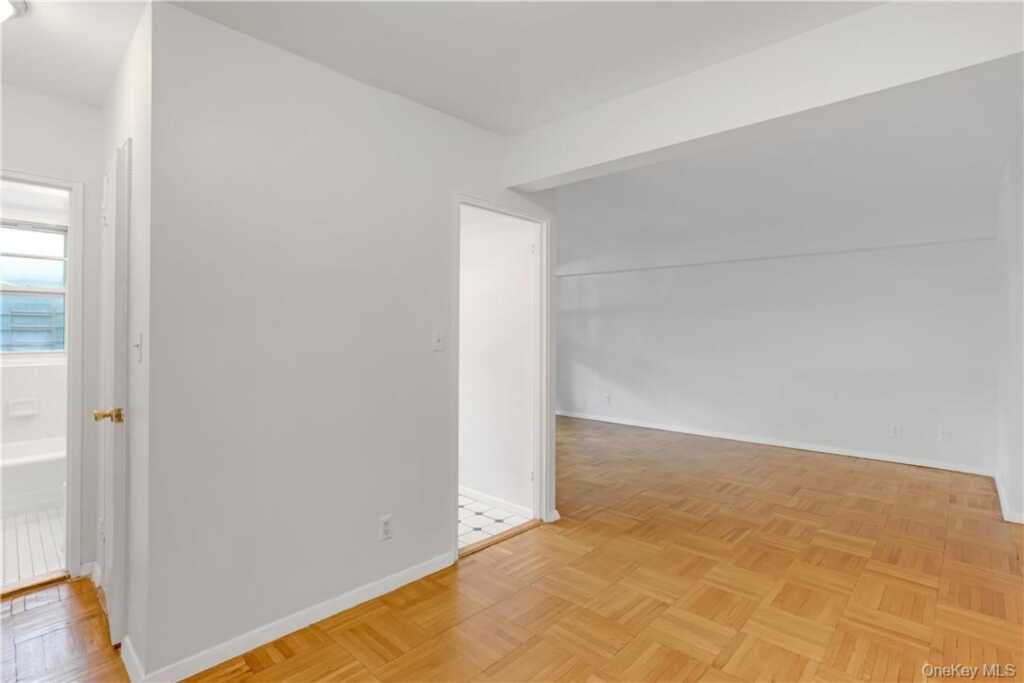 730 Pelham Road, Unit #1A, New Rochelle, NY 10805 - Photo 10 of 20
