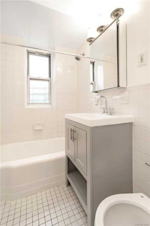 730 Pelham Road, Unit #1A, New Rochelle, NY 10805 - Photo 12 of 20