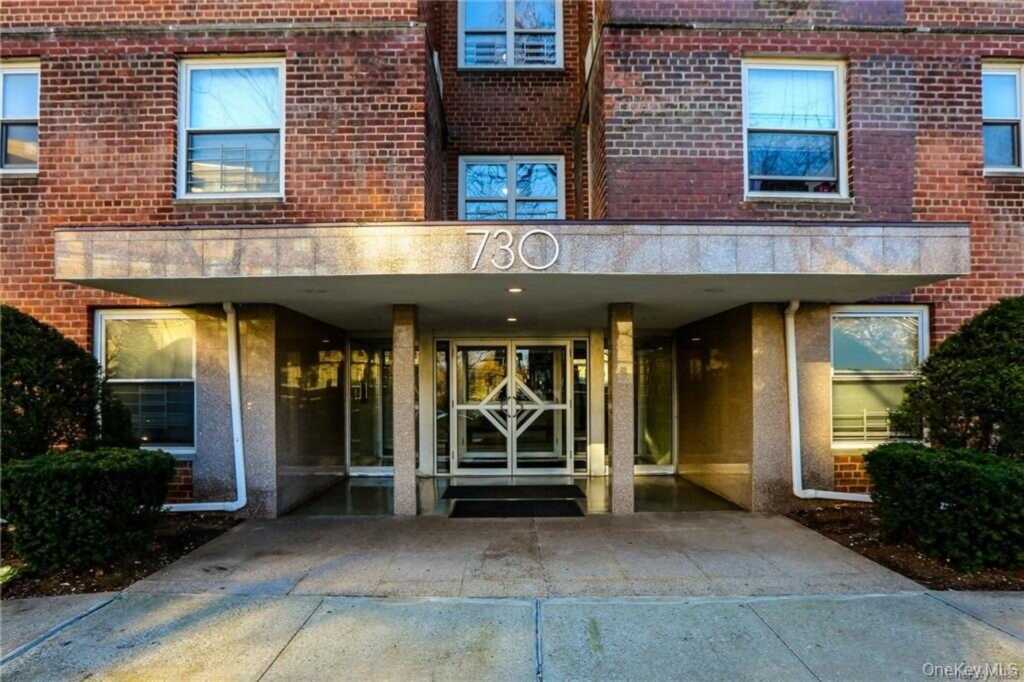 730 Pelham Road, Unit #1A, New Rochelle, NY 10805 - Photo 3 of 20