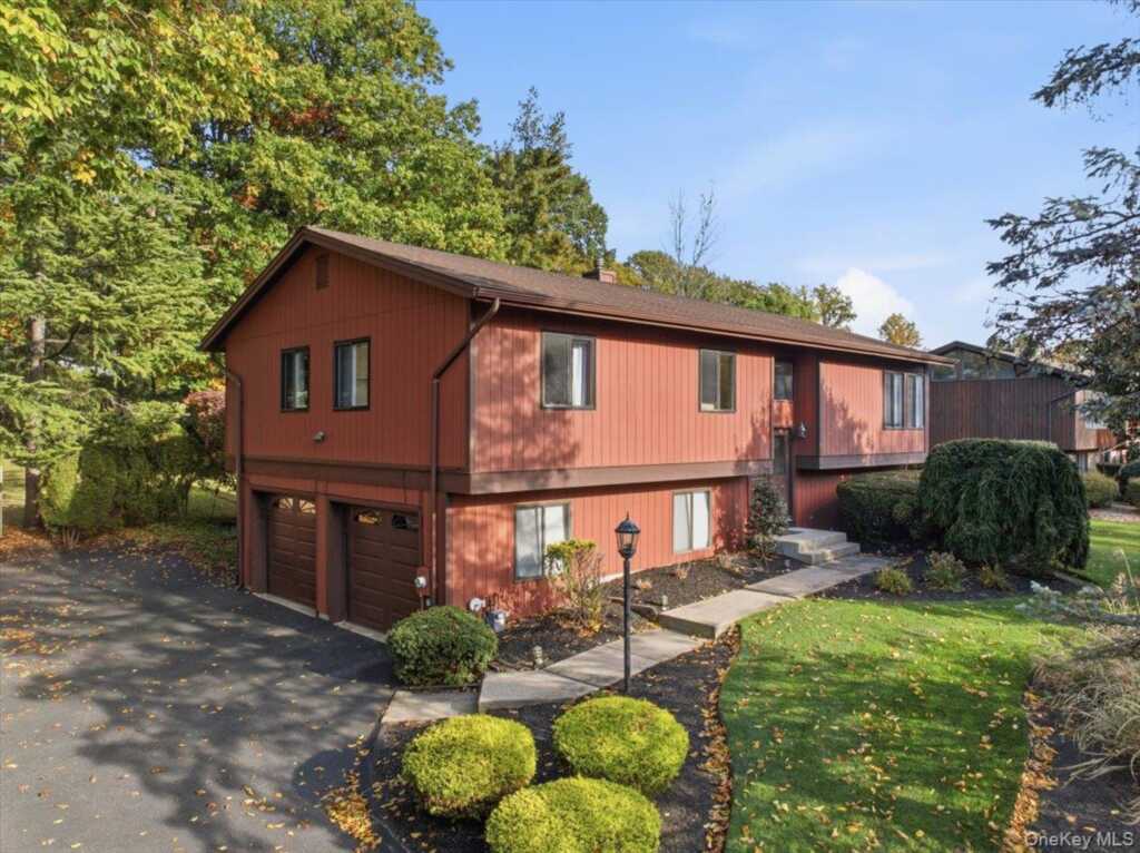 28 Peach Street, Nanuet, NY 10954 - Photo 2 of 38