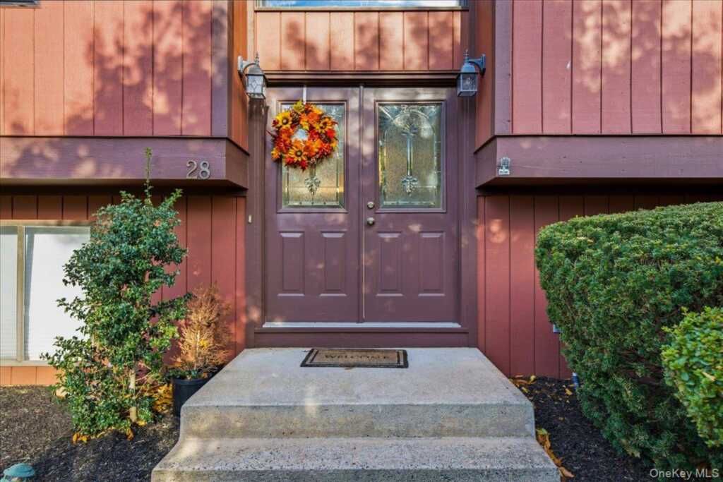 28 Peach Street, Nanuet, NY 10954 - Photo 4 of 38