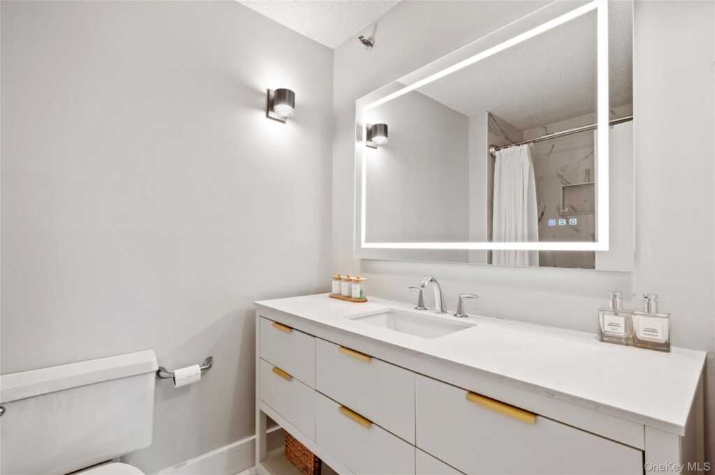 25 Rockledge Avenue, Unit #1111, White Plains, NY 10601 - Photo 16 of 26