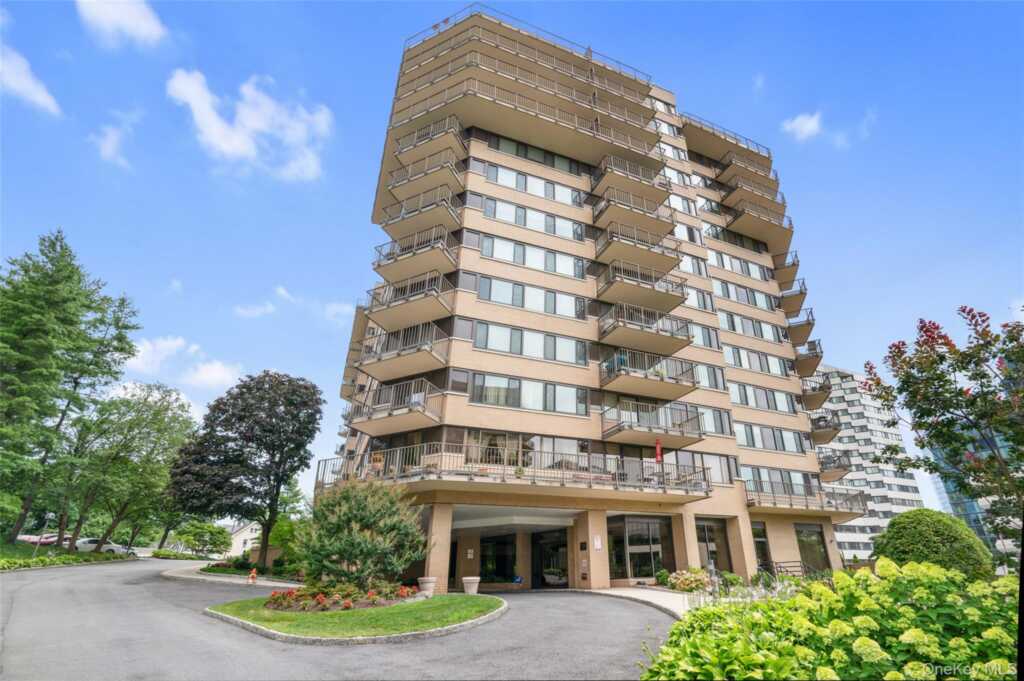 25 Rockledge Avenue, Unit #1111, White Plains, NY 10601 - Photo 2 of 26