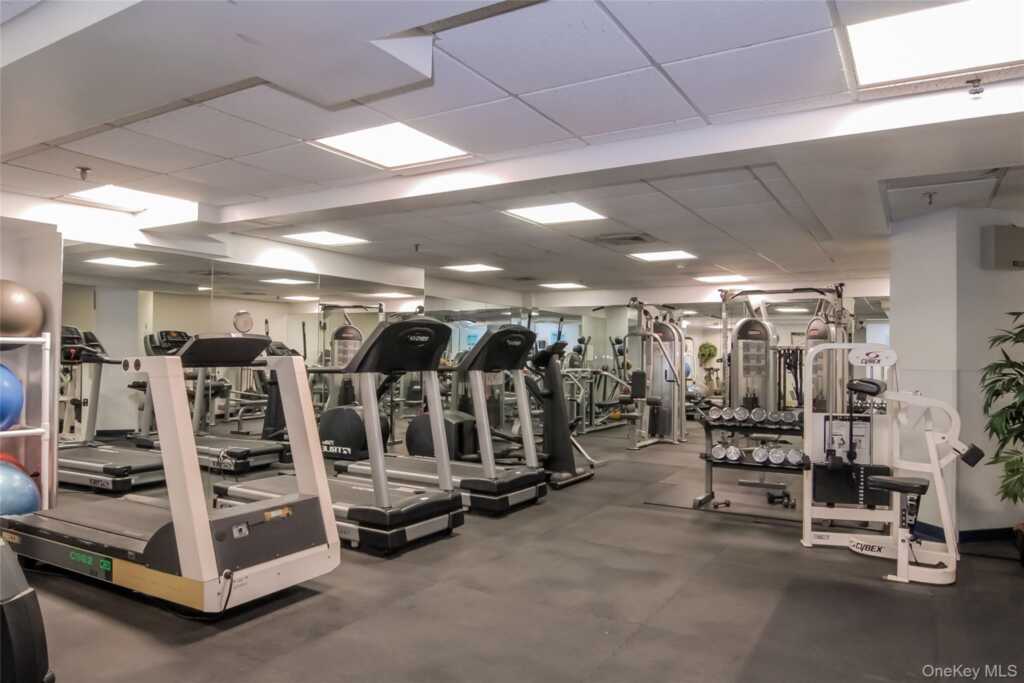 25 Rockledge Avenue, Unit #1111, White Plains, NY 10601 - Photo 20 of 26