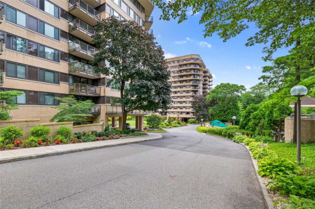 25 Rockledge Avenue, Unit #1111, White Plains, NY 10601 - Photo 25 of 26