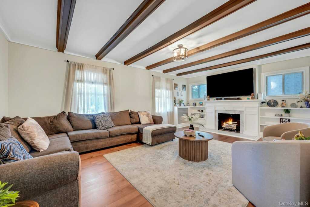 167 Coligni Avenue, New Rochelle, NY 10801 - Photo 11 of 33