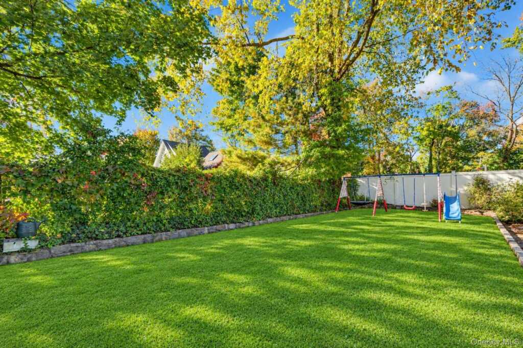 167 Coligni Avenue, New Rochelle, NY 10801 - Photo 5 of 33