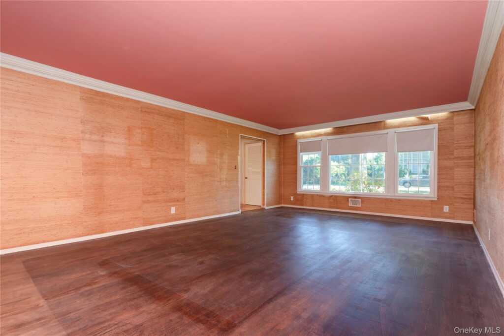 19 Boxwood Place, Rye, NY 10573 - Photo 4 of 23
