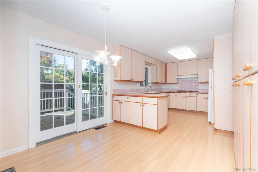 19 Boxwood Place, Rye, NY 10573 - Photo 5 of 23