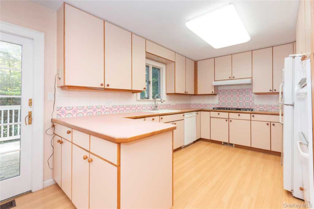 19 Boxwood Place, Rye, NY 10573 - Photo 8 of 23