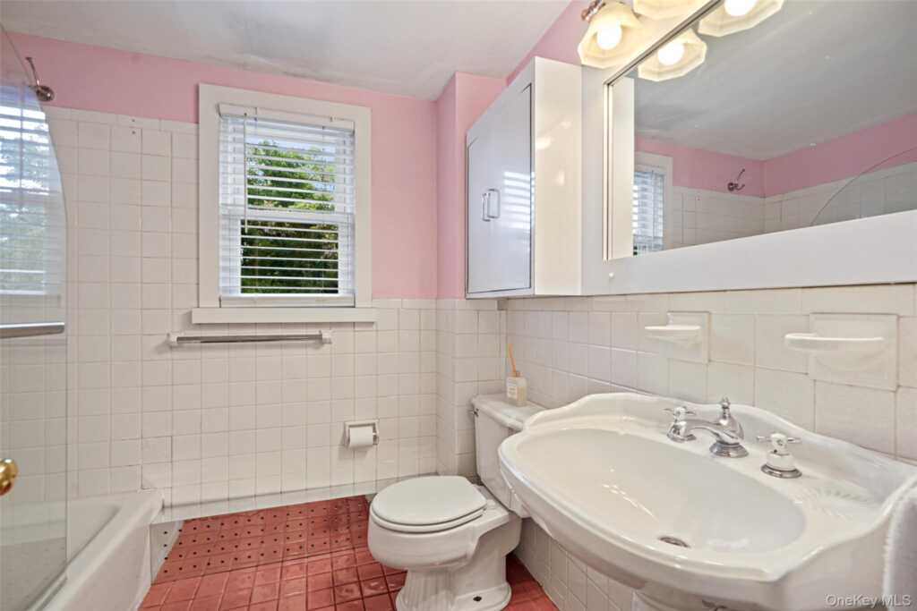74 Tamarack Road, Rye, NY 10573 - Photo 14 of 25